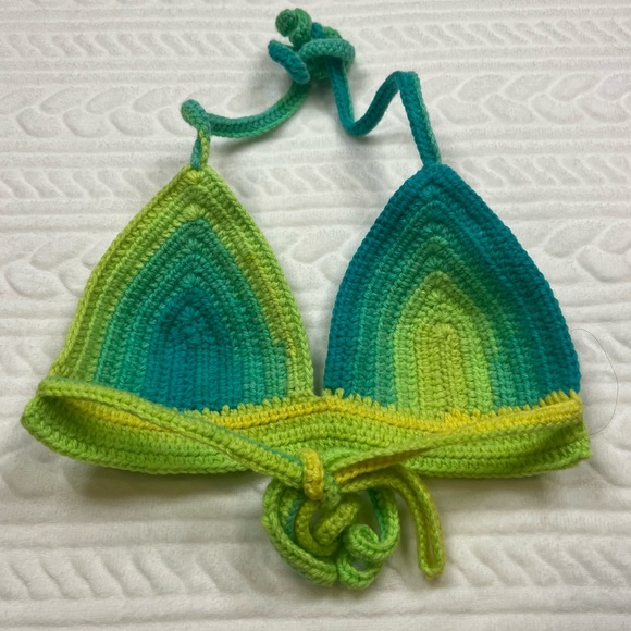 ❄️ Handmade Womans Crochet Bikini Top - Picture 6 of 10